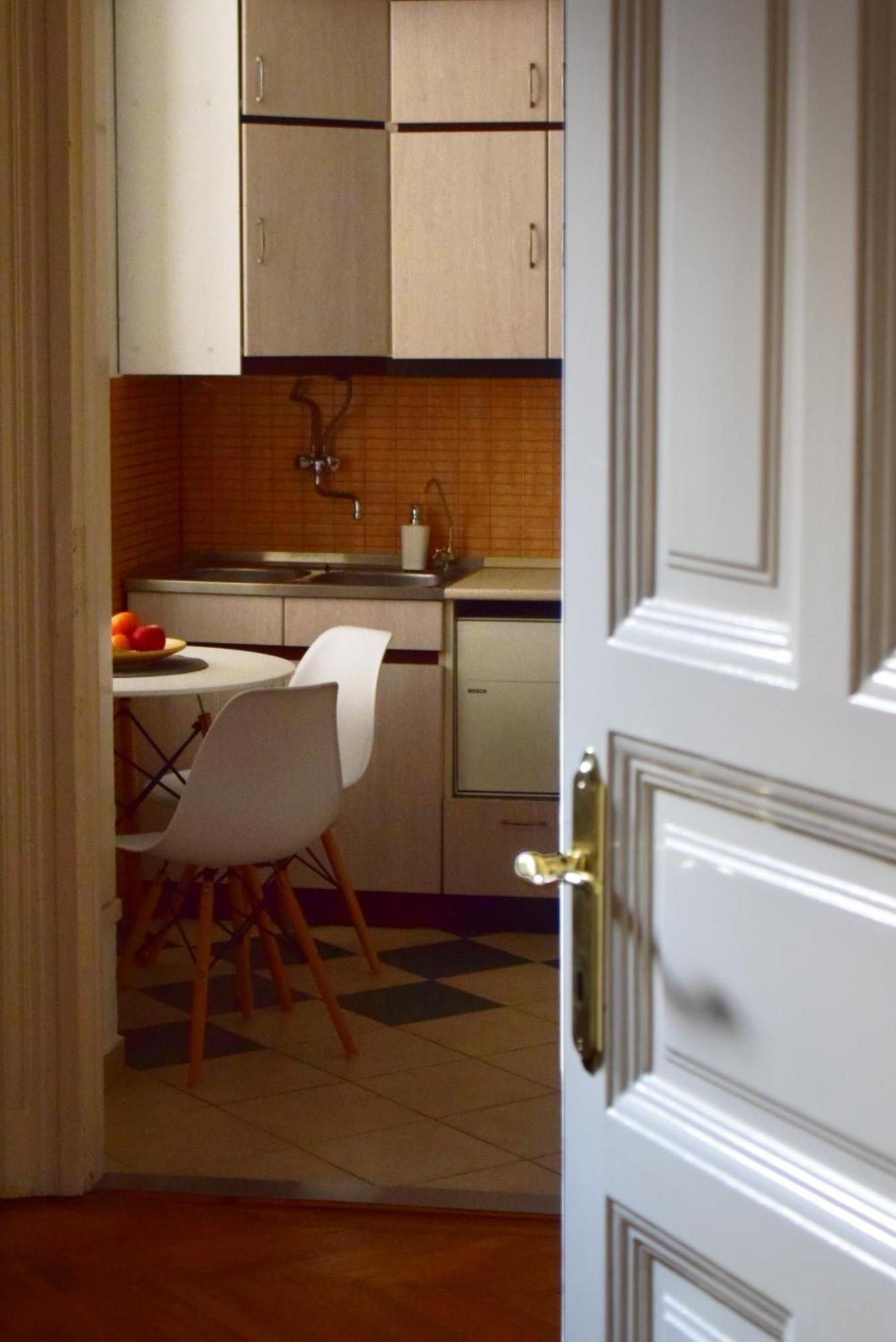 Hi!5 Spacious Apartment Budapest Palotanegyed Ngoại thất bức ảnh